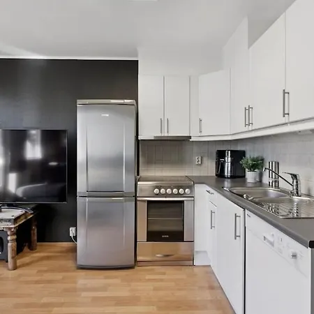 Cosy For Either Couple Or Single - Near To Airport And 2 Min Walk To Verk Station * Eidsvoll