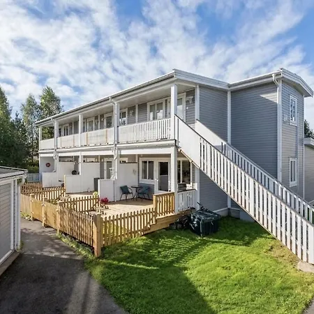 Cosy For Either Couple Or Single - Near To Airport And 2 Min Walk To Verk Station